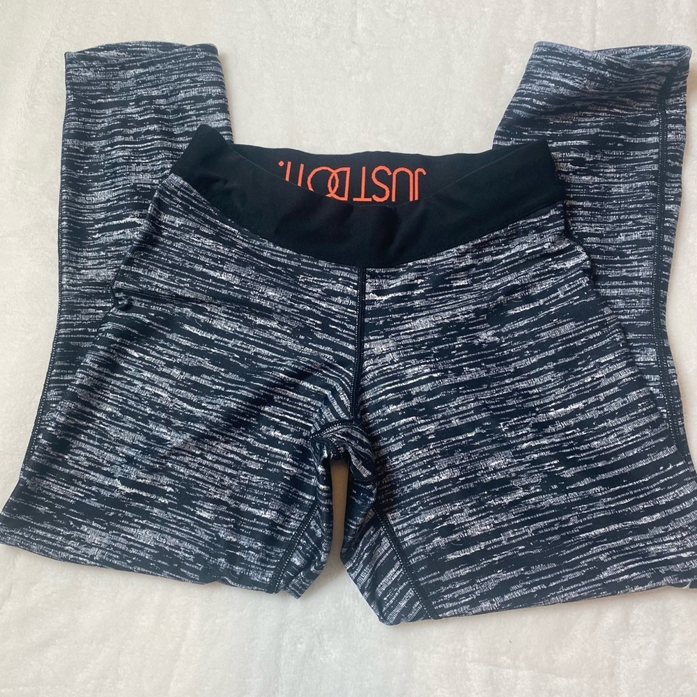 Nike Black and White Patterned leggings